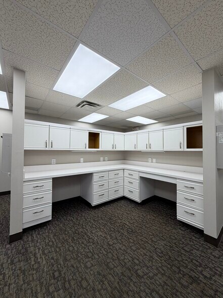 More Photos Of 1140 Independence Ave, Marion Medical For Lease