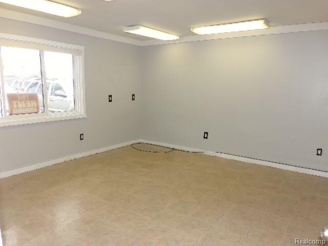 More Photos Of 1755 Sherwin Ct, Waterford Office Residential For Lease