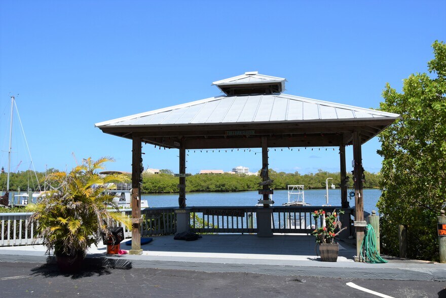 More Photos Of 951 Alternate A1A, Jupiter Freestanding For Lease