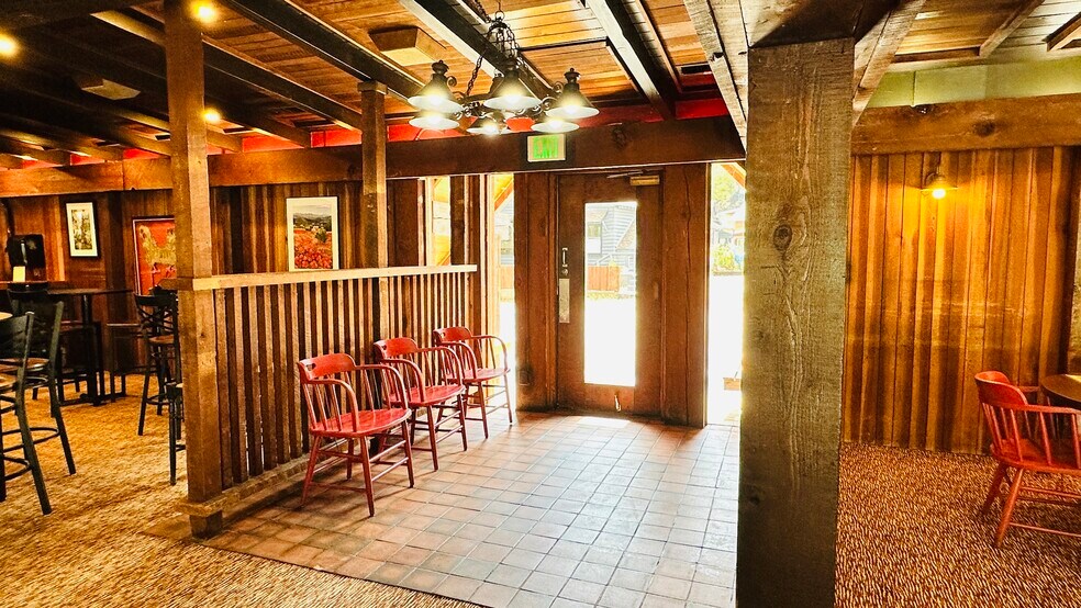 More Photos Of 54905 N Circle Dr, Idyllwild-Pine Cove Restaurant For Lease