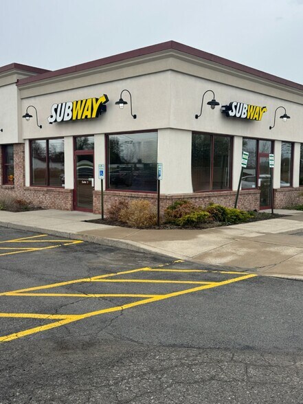 More Photos Of 4243 Lakeville Rd, Geneseo Storefront For Lease