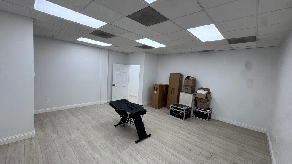 More Photos Of 3025 W Sahara Ave, Las Vegas Medical For Sale