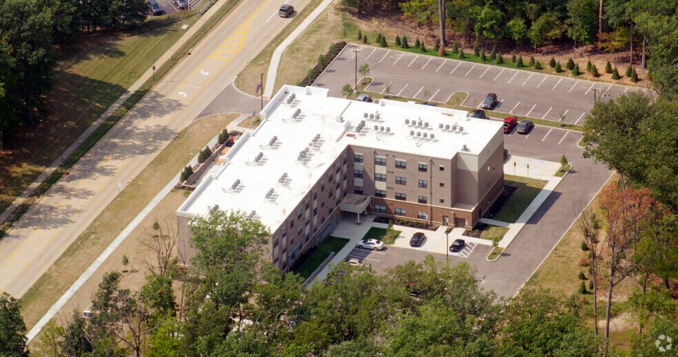 Primary Photo Of 6500 Powers Blvd, Parma Apartments For Lease