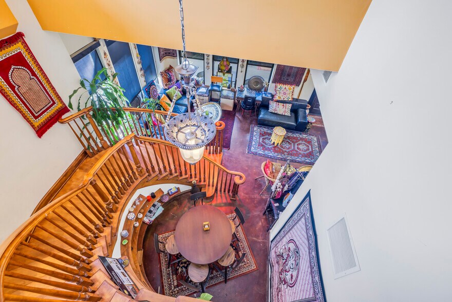 More Photos Of 2834 Beach Blvd, Gulfport Freestanding For Sale