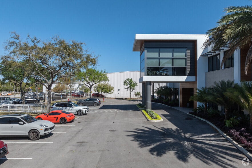 More Photos Of 1200 NW 62nd St, Fort Lauderdale Light Manufacturing For Sale