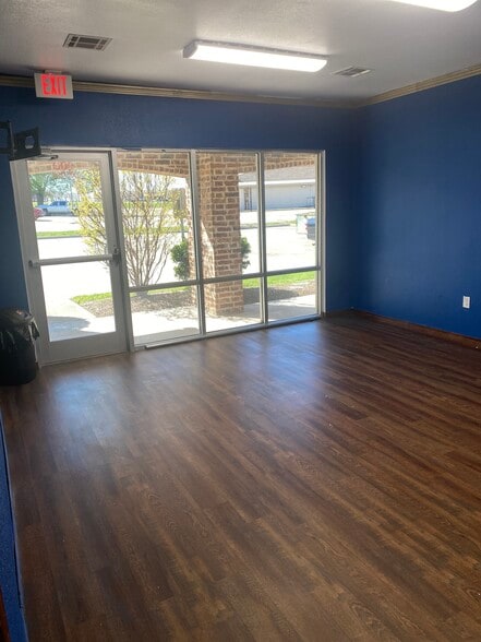 More Photos Of 2601 Hilltop Dr, Sherman Self Storage For Lease