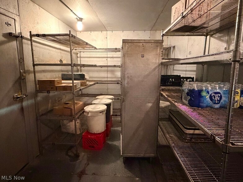 More Photos Of 6100 Memphis Ave, Cleveland Freestanding For Sale