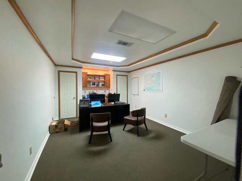 More Photos Of 12841 Highway 90, Beaumont Warehouse For Lease