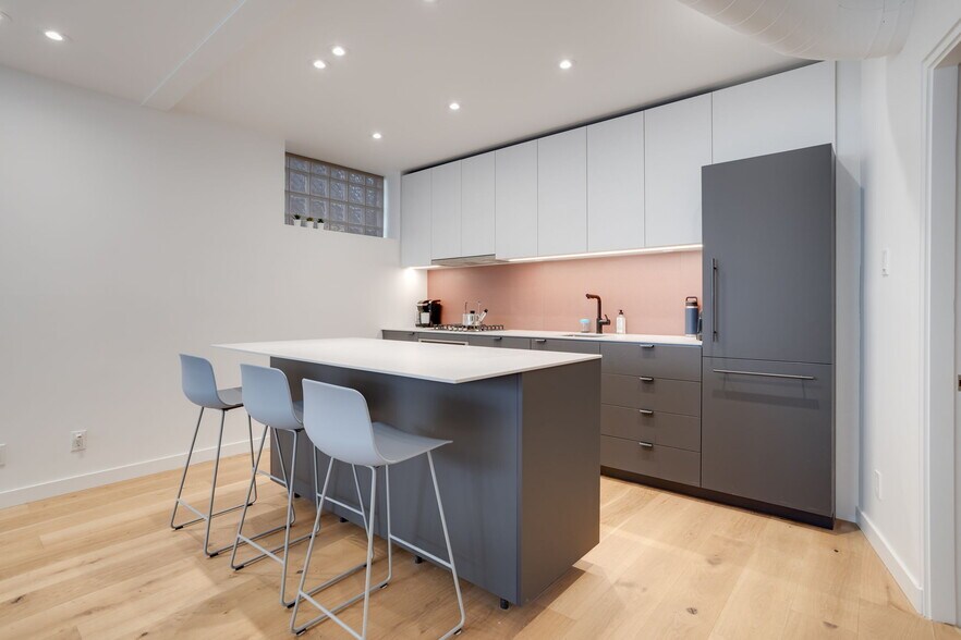 More Photos Of 115 Walnut Ave, Toronto Office For Sale