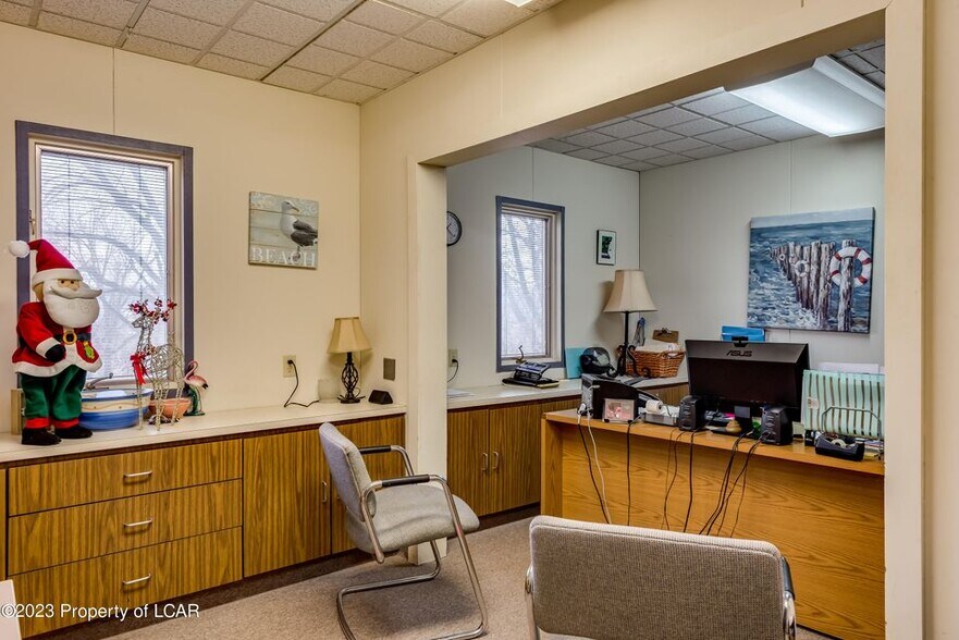 More Photos Of 104 Woodward Hill Rd, Edwardsville Office For Sale