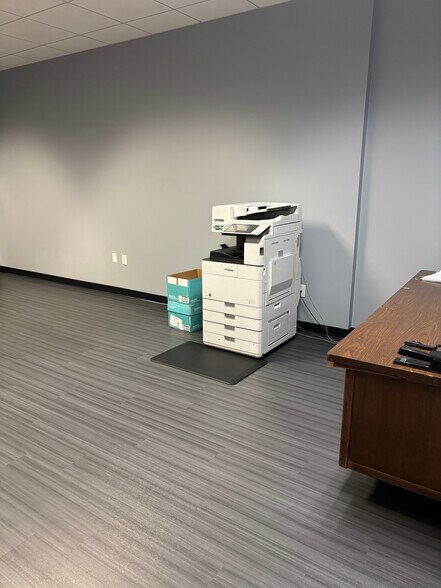 More Photos Of 8310 S Valley Hwy, Englewood Office For Lease