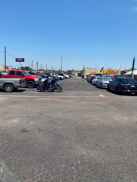 More Photos Of , Fort Worth General Retail For Sale