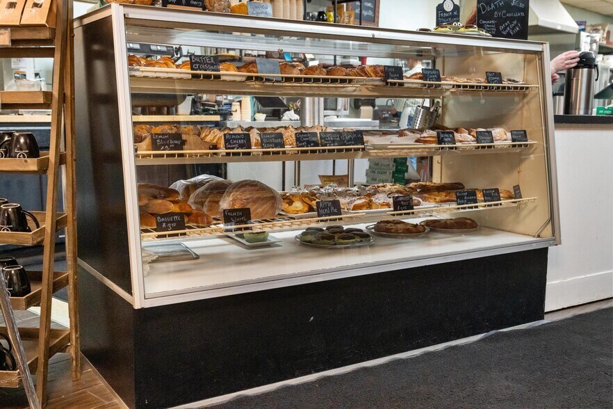 More Photos Of 110 S Lake St, Boyne City Restaurant For Sale