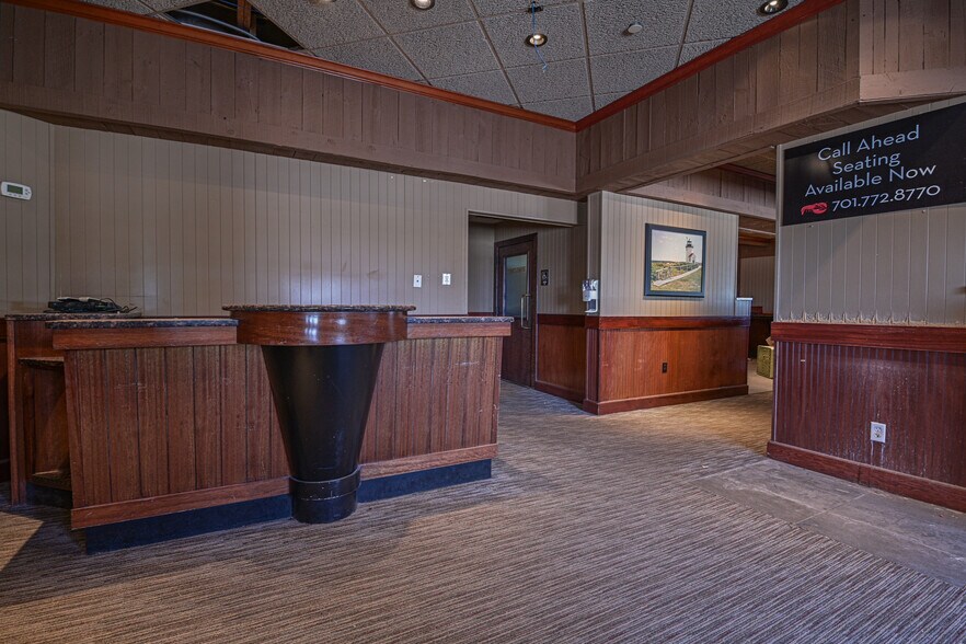 More Photos Of 2675 32nd Ave S, Grand Forks Restaurant For Sale