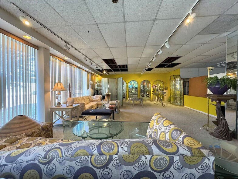 More Photos Of 3449-3453 W Peterson Ave, Chicago Storefront For Sale