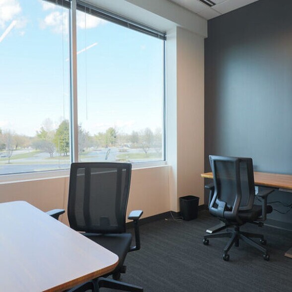 More Photos Of 3075 W Ray Rd, Chandler Coworking Space