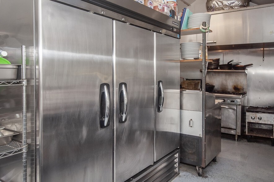 More Photos Of 4660 SE Highway 101, Lincoln City Restaurant For Sale