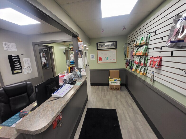 More Photos Of 1340 Lincoln Way E, Chambersburg Office For Sale