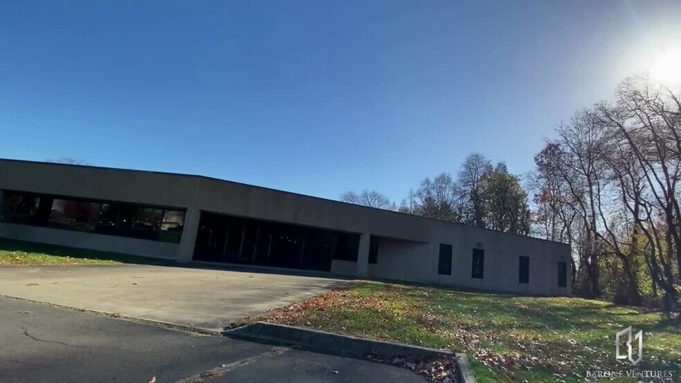 Primary Photo Of 2 Research Dr, Shelton Manufacturing For Lease