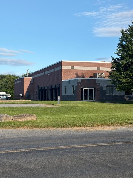 Primary Photo Of 34 Hess Rd, Leola Industrial For Lease