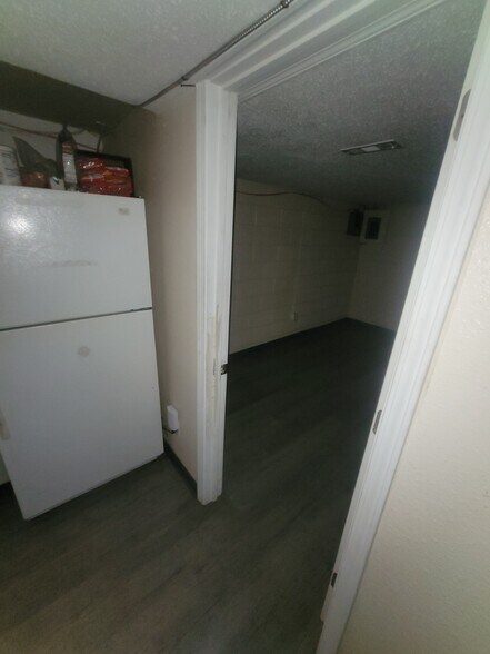 More Photos Of 1458 W 32nd St, Indianapolis Apartments For Sale