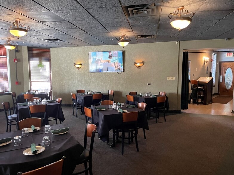 More Photos Of 17265 S Oak Park Ave, Tinley Park Office For Lease