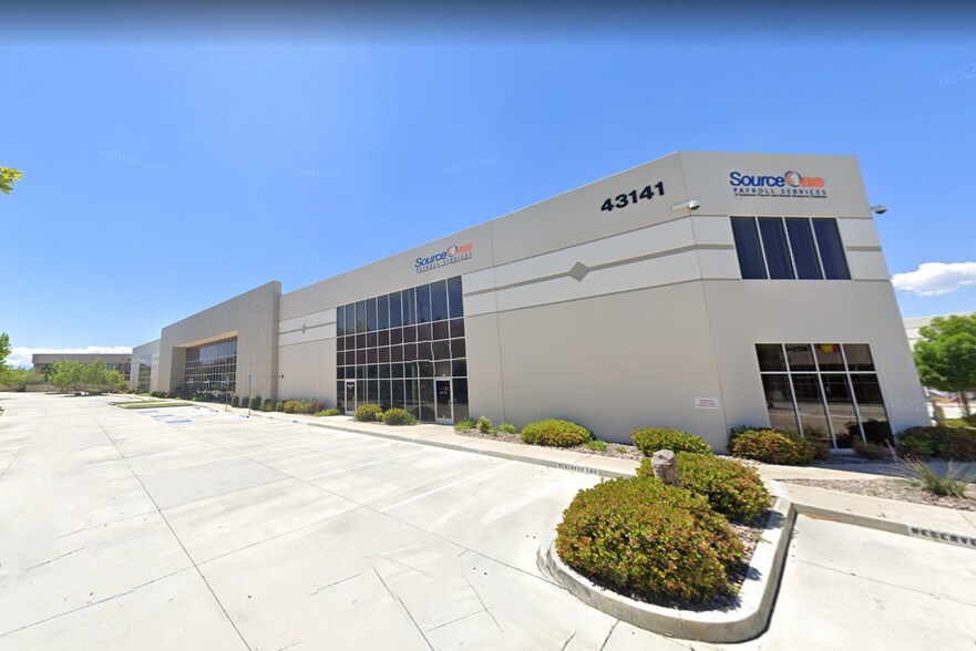 More Photos Of 43141 Business Center Pky, Lancaster Flex For Sale