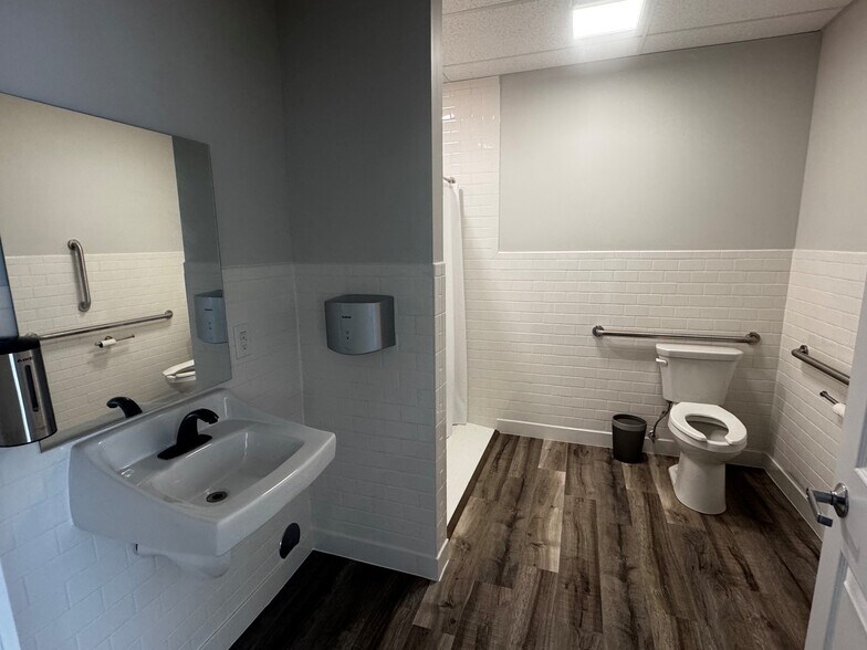 More Photos Of 201 E Partridge Ave, Independence Loft Creative Space For Lease