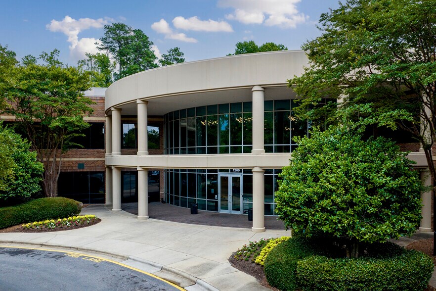 More Photos Of 1100 Crescent Green Dr, Cary Unknown For Lease