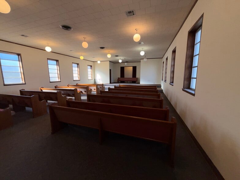 More Photos Of 702 E Church St, Atmore Specialty For Sale