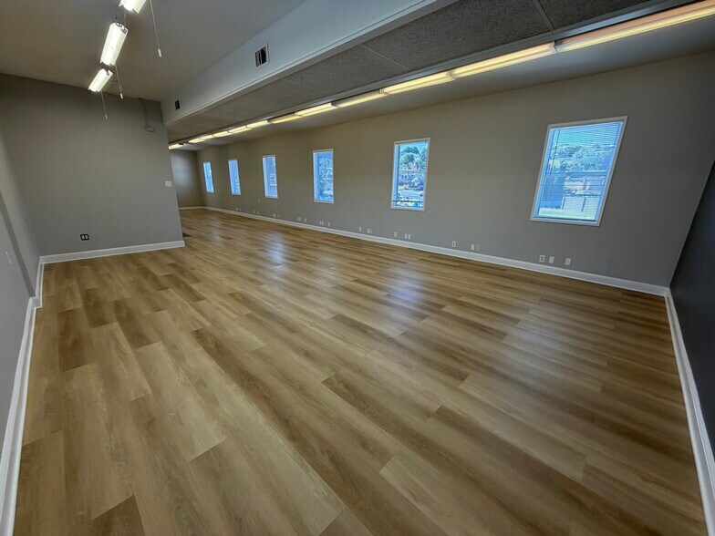 More Photos Of 435 Valley View Rd, El Sobrante Office For Lease