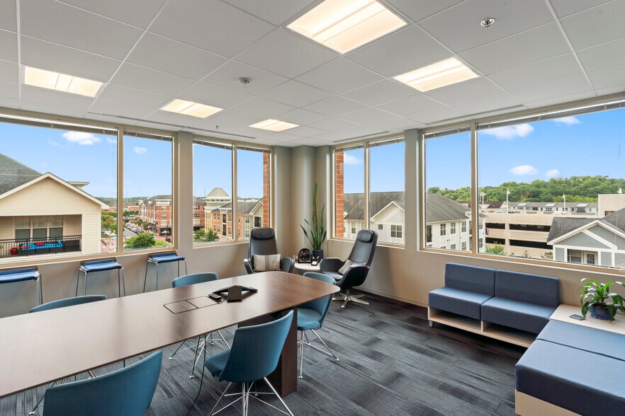 More Photos Of 1602 Village Market Blvd SE, Leesburg Office For Lease