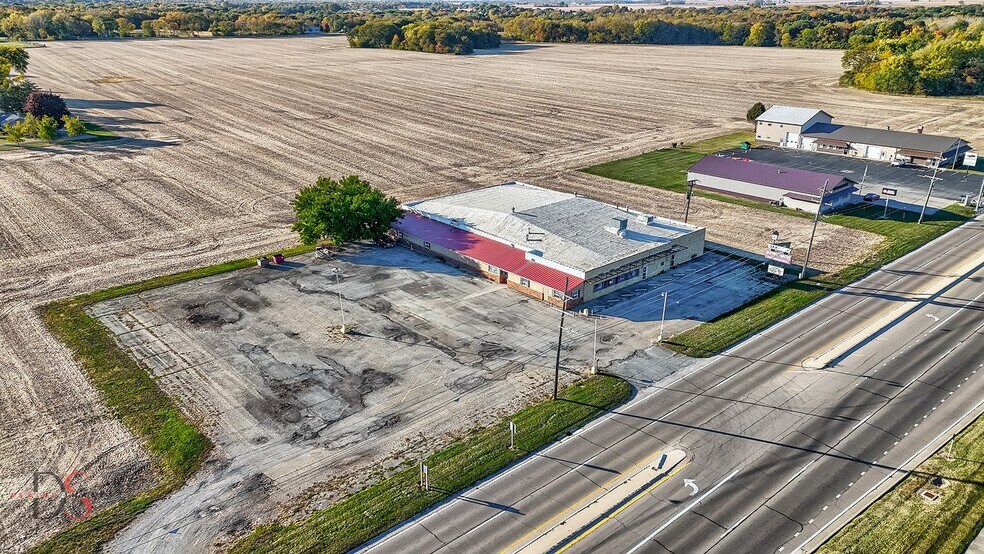 More Photos Of 2414 IL-23, Streator Flex For Sale