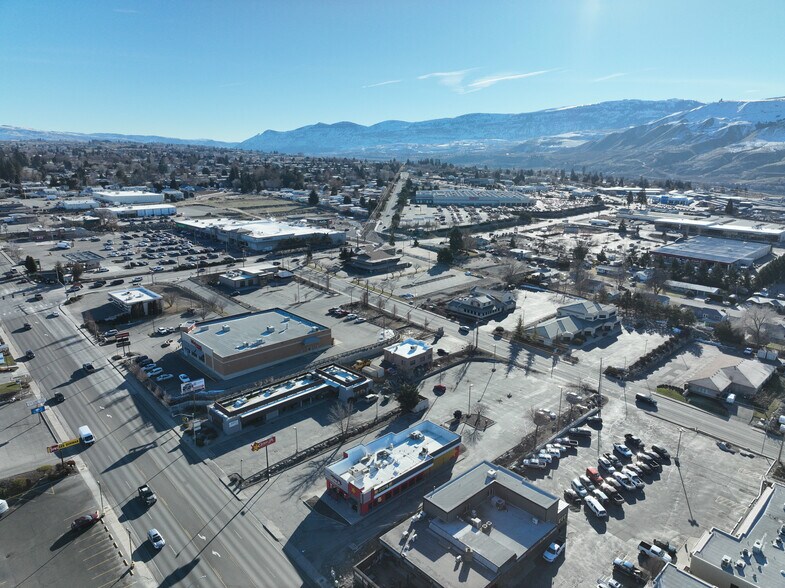 More Photos Of 300 Grant Rd, East Wenatchee Fast Food For Lease