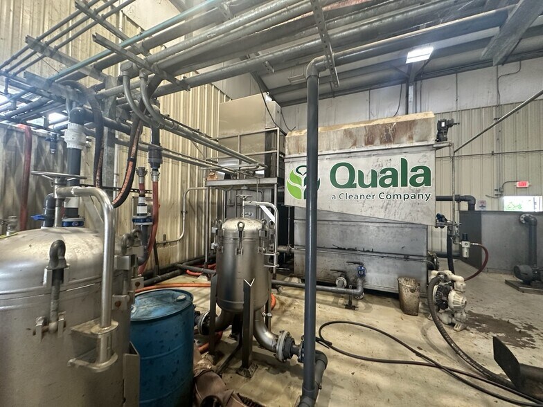 More Photos Of 1051 Aqua Dr, Haughton Distribution For Sale