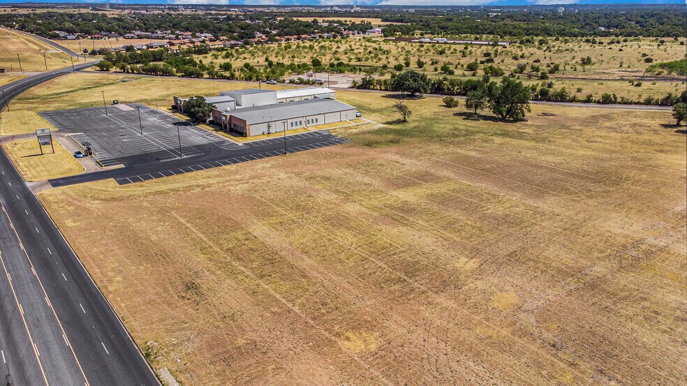 More Photos Of 1014 N Nolan River Rd, Cleburne Medical For Sale