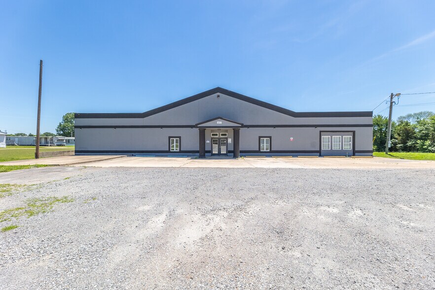 Primary Photo Of 602 E Outer Rd, Poplar Bluff Warehouse For Sale