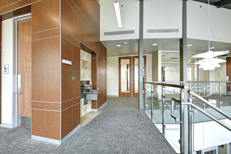 More Photos Of 9910 Huebner Rd, San Antonio Medical For Lease