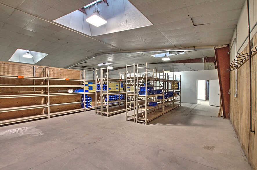 More Photos Of 225 West St, Evanston Light Manufacturing For Sale