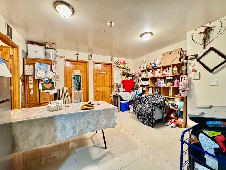 More Photos Of 3729 103rd St, Corona Flex For Sale