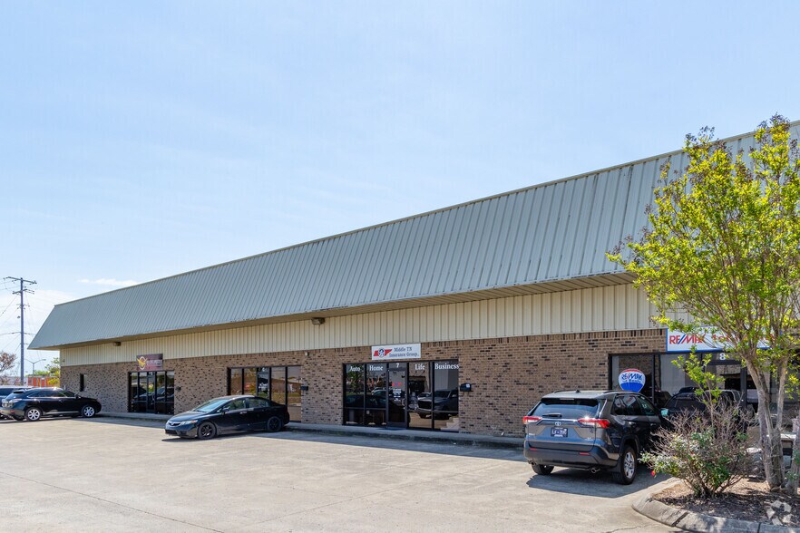 More Photos Of 730 Middle Tennessee Blvd, Murfreesboro Light Distribution For Lease