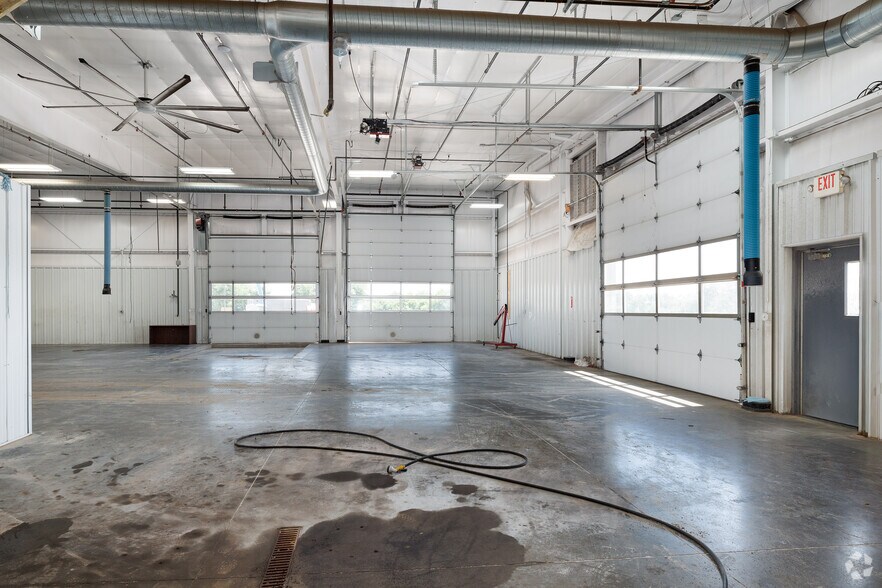 More Photos Of 1202 S Business 54, Fulton Auto Dealership For Sale