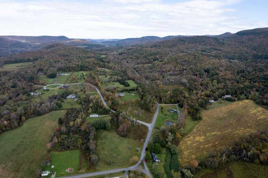 More Photos Of 4 Whitman Rd, Stephentown Sports And Entertainment For Sale