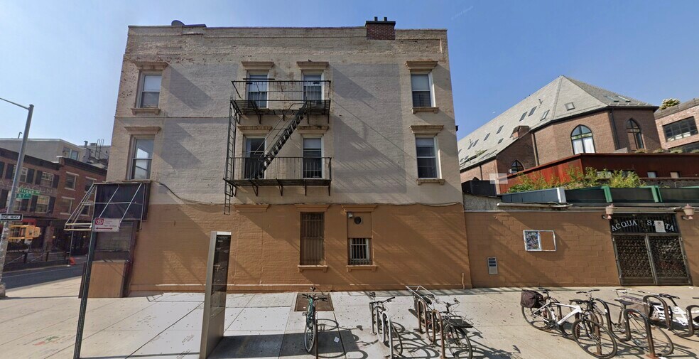 More Photos Of 556 Driggs Ave, Brooklyn Apartments For Sale