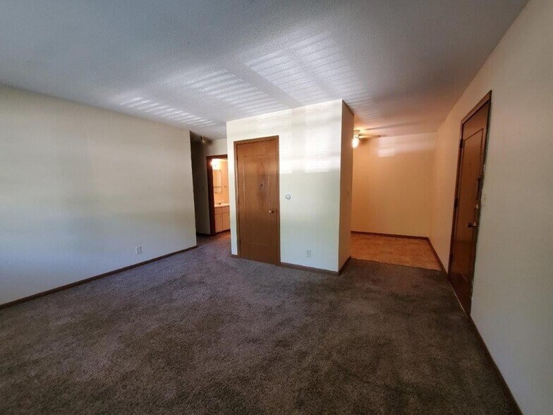 More Photos Of , Des Moines Multifamily For Sale