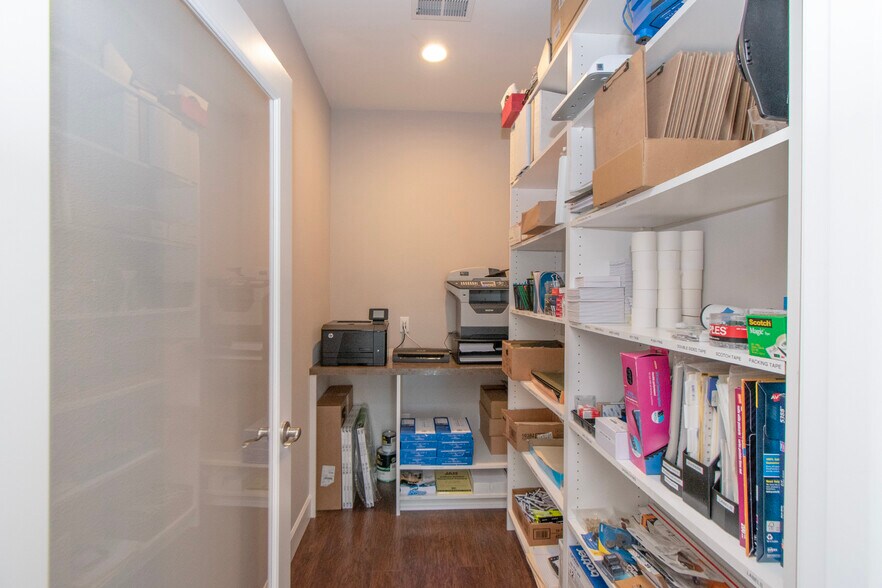 More Photos Of 495 Spruce St, Sequim Office For Sale