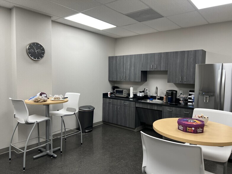 More Photos Of 1267 Cardiff Rd, Brookshire Warehouse For Lease