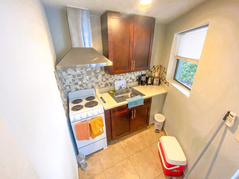 More Photos Of 5901 Broadway, West Palm Beach Apartments For Sale