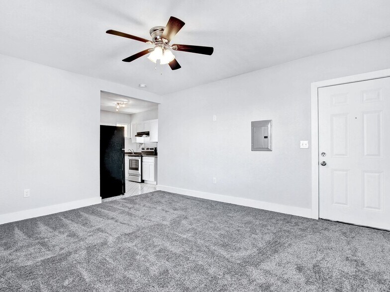 More Photos Of 1020 W French Plz, San Antonio Apartments For Sale