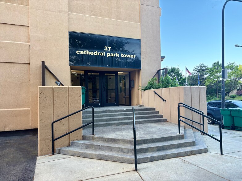 More Photos Of 37 Franklin St, Buffalo Office For Sale